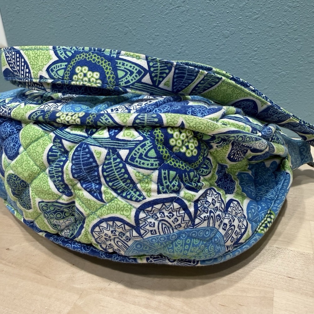 Vera Bradley Rare HTF Clare Crossbody Saddle Bag in Doodle Daisy Green & Blue's - Picture 7 of 16
